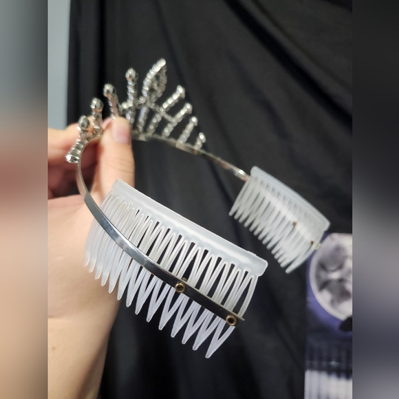 True Vintage Tiara & Opera Gloves - Picture 6 of 7